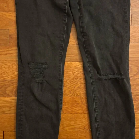 Madewell 9” High Rise Skinny Jeans in Black Sea - Picture 8 of 9